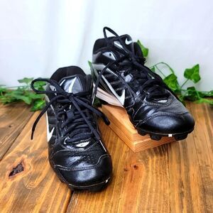 Nike Black and White Cleats. Size 6Y.
